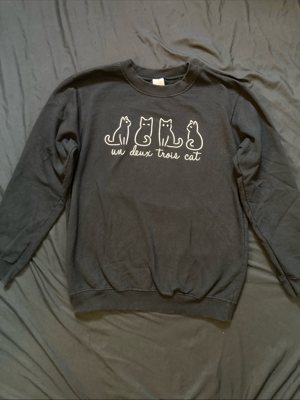 Gildan Black Crewneck Cat Sweatshirt French Un Deux Trois Cat Size Large